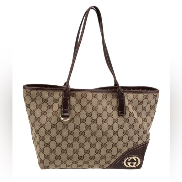 Gucci Handbags - Gucci GG Canvas
